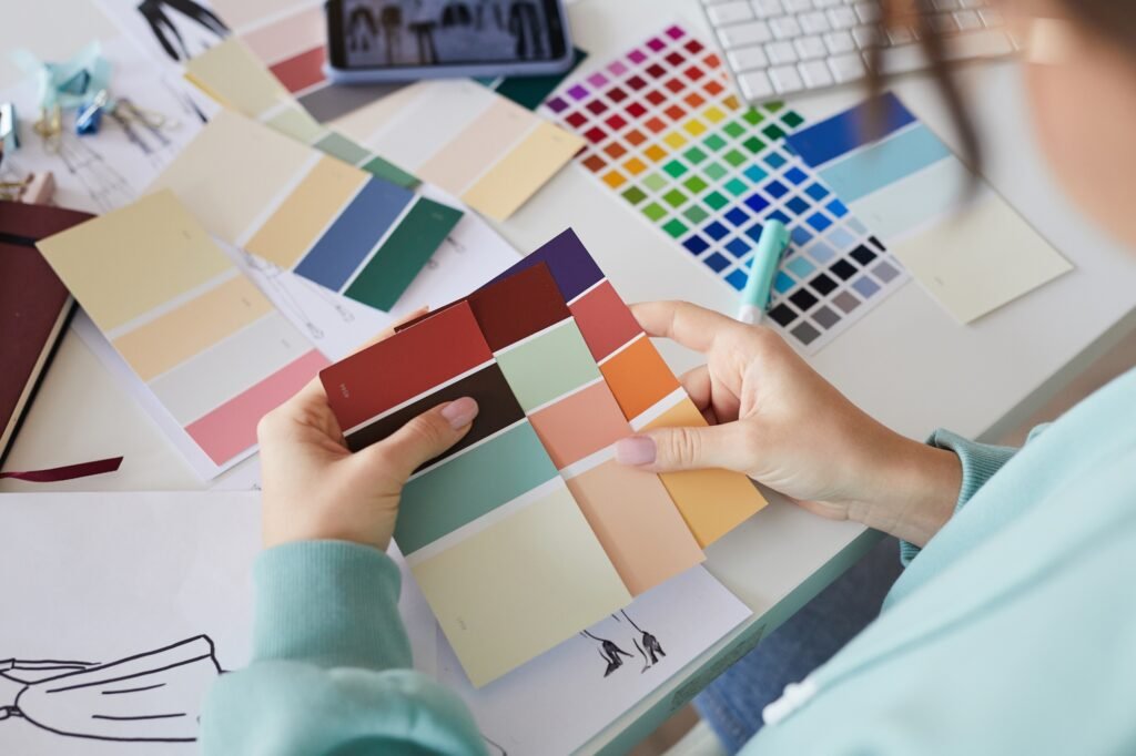 Watching bring color palettes