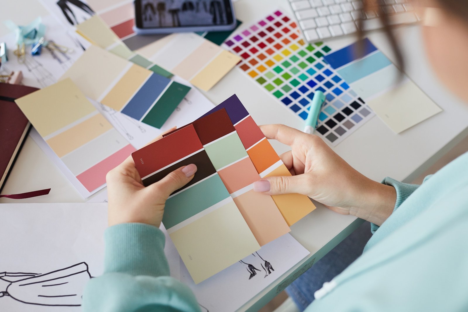 Watching bring color palettes